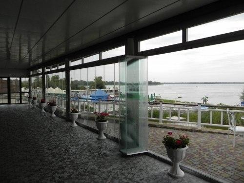 Раздвижное безрамное остекление своими руками. 08