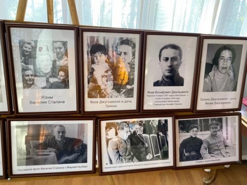 Следующий экскурсионный объект - сочинская дача Сталина. 06