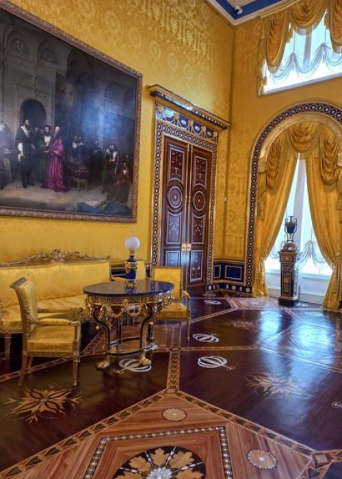 В начале мая произошло историческое событие: состоялось официальное открытие лионского зала, в екатериненском дворце, которое я не могла пропустить. 03