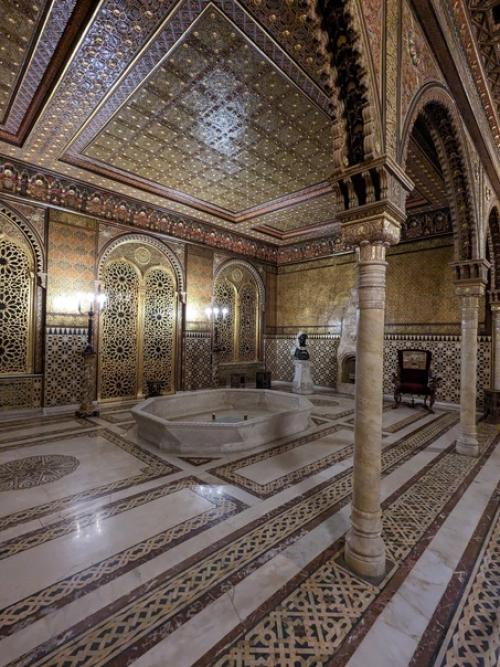 Ещё пару пунктов вычеркнула я вчера из списка обязательных к посещению мест: львиный мост и юсуповский дворец. 02