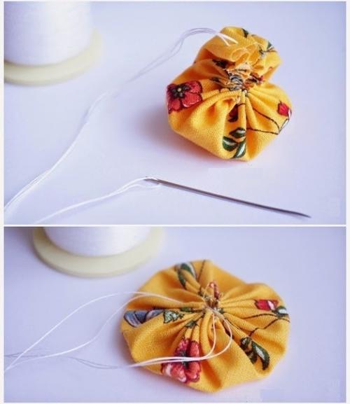 Как сделать красивые цветы йо - йо для подушек и покрывал. 05