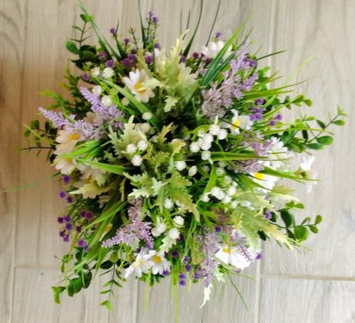 Флористическая композиция из искусственного декора. 05