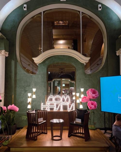 Обновленный интерьер дома книги на невском. 06