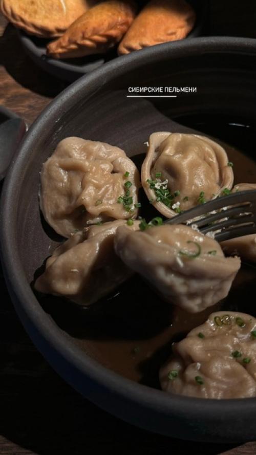 Элегантный и стильный ресторан сибирской кухни в Москве привлекает внимание многочисленных гурманов и любителей вкусной пищи. 05