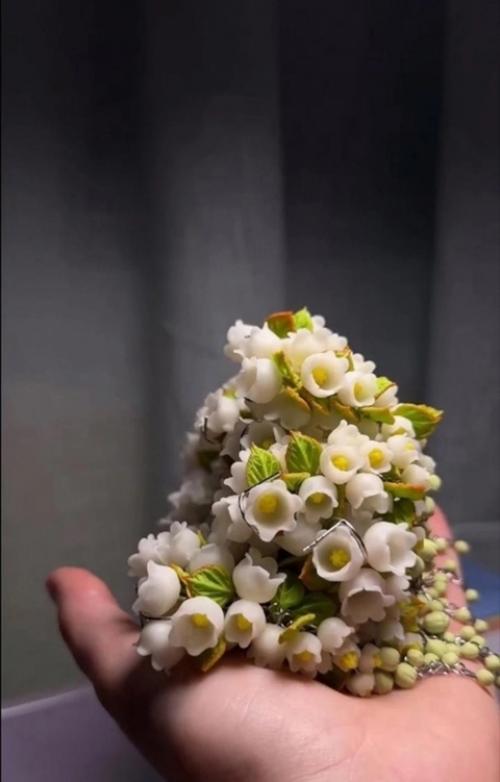 Красивые вещи из глины - это не просто предметы, а настоящие произведения искусства, созданные с любовью и вниманием к деталям. 02