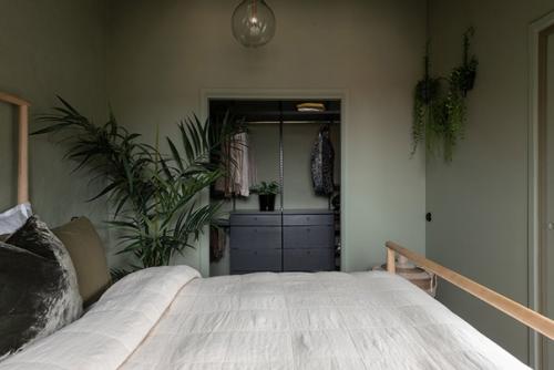 Шведский чердак с интерьером в индустриальном стиле (66 кв. 06