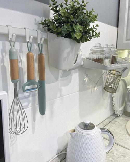 Интерьер кухни. В светлых тонах. 03