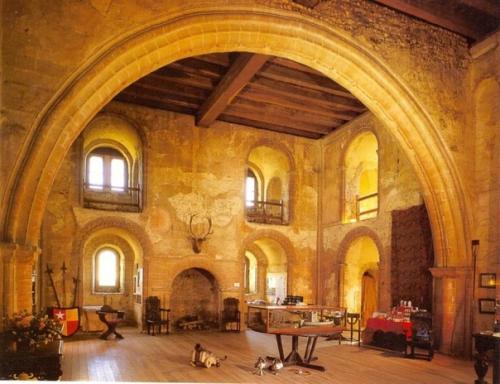 Романский стиль интерьера возник в католической Европе XI - Xiii веков. 01 Романский стиль интерьера возник в католической Европе XI - Xiii веков. 01