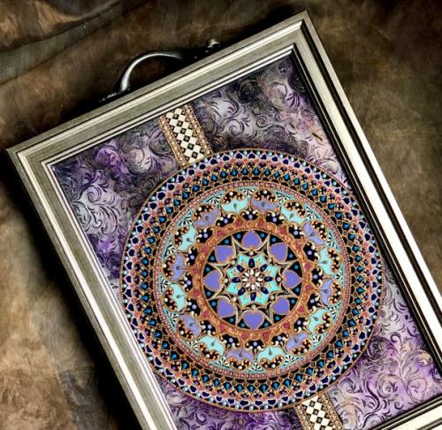 Невероятно красивая загадочная мандала залита смолой, и теперь живет не просто как мандала, но и как полезный предмет интерьера кухни или гостиной. 07
