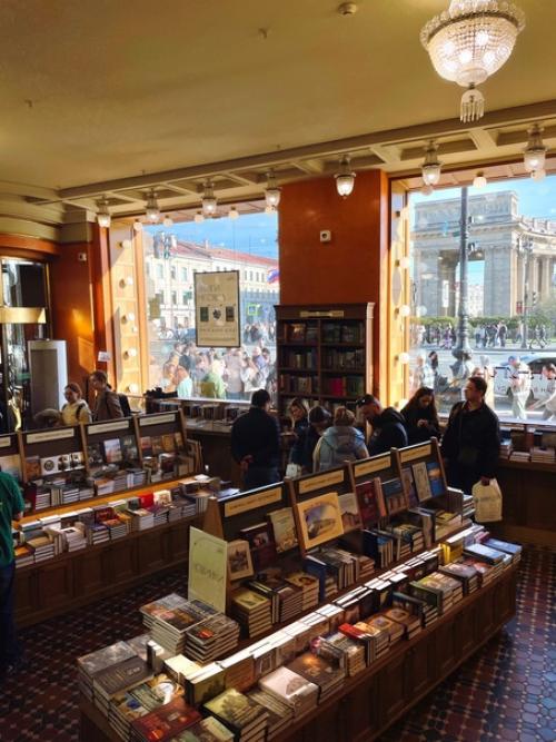 Обновленный интерьер дома книги на невском. 04