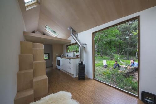 Энергонезависимый дом на колесах общей площадью 23 м. 06