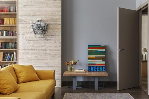 Сдержанный, лаконичный и в тоже время очень функциональный интерьер представлен на этих 115 кв. 02