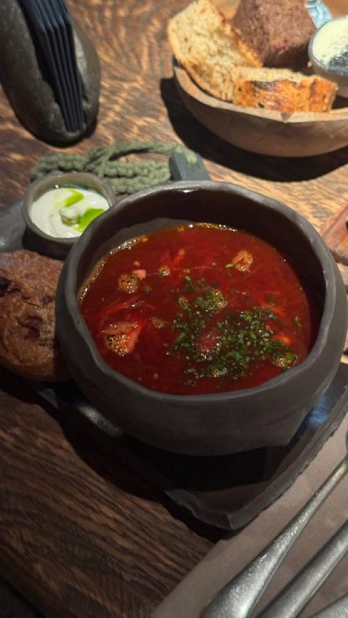 Элегантный и стильный ресторан сибирской кухни в Москве привлекает внимание многочисленных гурманов и любителей вкусной пищи. 03