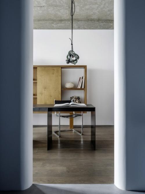 Дизайнеры Юлия Селиванова и Лидия микаелян (бюро Design Wow) создали интерьер с прицелом на размещение растущей коллекции молодого искусства. 02