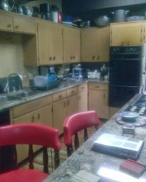 Привет!  Решили бюджетно обновить кухню. 01