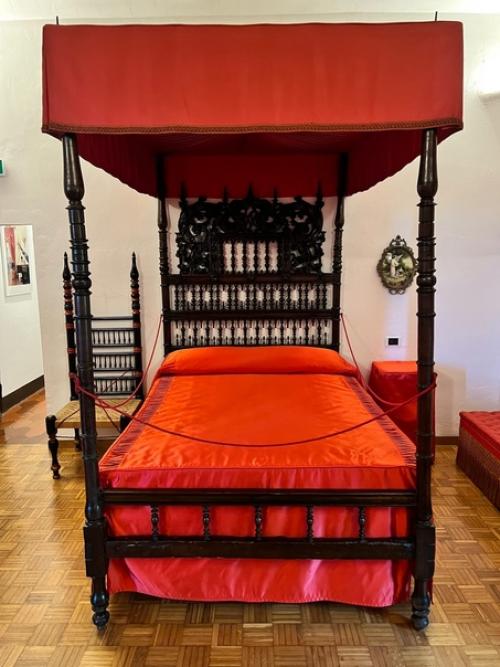 Замок Сальвадора дали и галы. 08