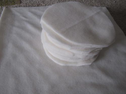 Нежная подушка с розами из флиса и декорирование старого абажура. 03