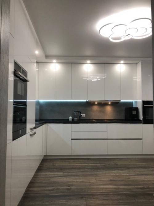 Вот так с минимумом деталей получается отличный интерьер. 01