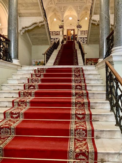 Приходилось ли вам когда - либо обедать во дворце! 02 Приходилось ли вам когда - либо обедать во дворце! 02