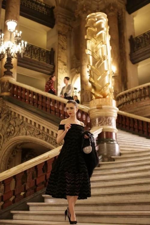 Героини кинокартин Секс в Большом Городе, дьявол носит Prada и Эмили в Париже, стилизация Патрисии филд. 04