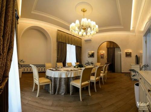 Одной из последних наших работ было оформление текстилем небольшого банкетного зала для ао Атомпроект. 02