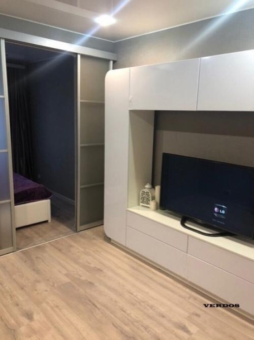 Зонирование в однушке.  Хорошо, когда удается выделить спальную зону в однушке. 07