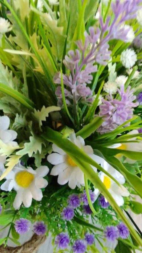 Флористическая композиция из искусственного декора. 01