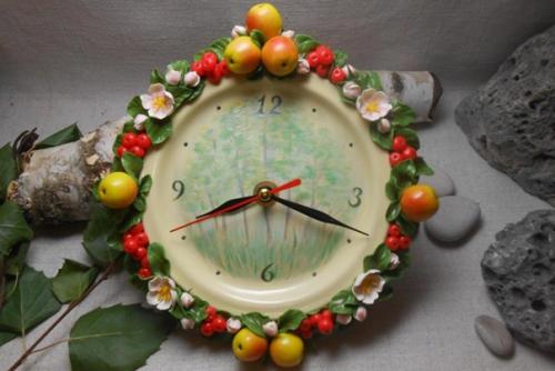 История игрушек.  Павловчанка сказочных героев из ваты и полимерной глины создает. 07