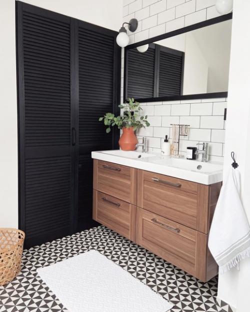 Интерьер с уютным сочетанием цветов, которые мы так любим: темное дерево + чёрный + серый. 01