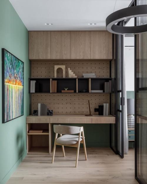 Когда увидели описание проекта, готовились испытать приступ клаустрофобии. 01