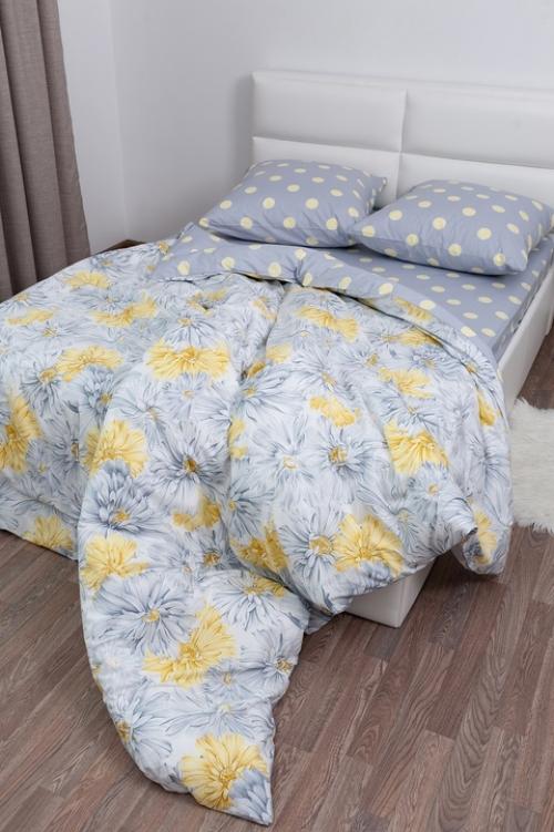 Для Нелли сшиты простынь на резинке и наволочки из компаньона поплина Маргарита. 06