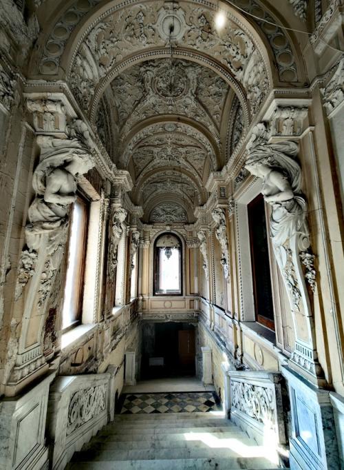 Парадный вход в особняк Брусницыных 2. 07