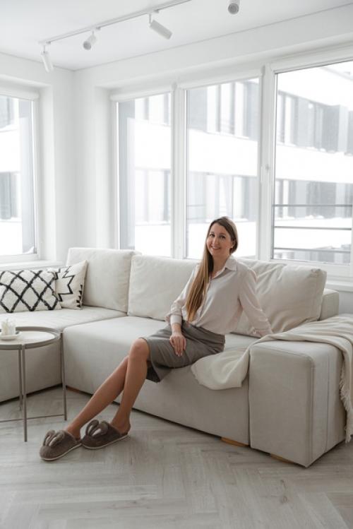 Скандинавский интерьер кухни - гостиной в Новосибирске. 07