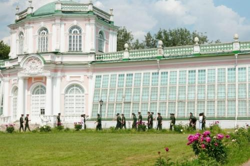 Сотрудники усадьбы Кусково провели просветительскую встречу и экскурсию для участников и ветеранов сво военно-инженерной академии. 
