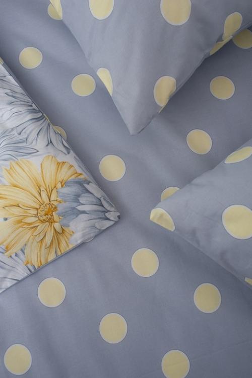 Для Нелли сшиты простынь на резинке и наволочки из компаньона поплина Маргарита. 02