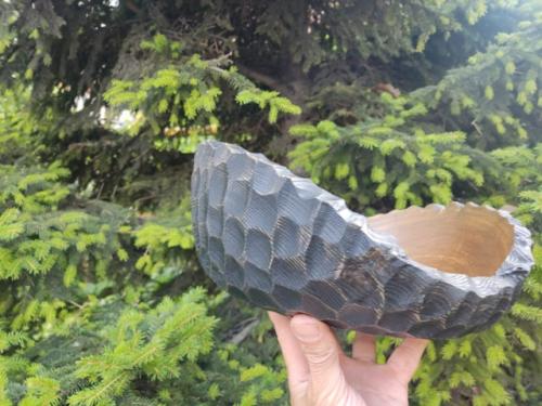 В наличии декоративная ваза, выполненная вручную из натурального ясеня. 01