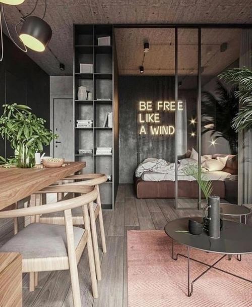 Яркие акценты в интерьере квартиры с бетонными грубыми стенами. 01