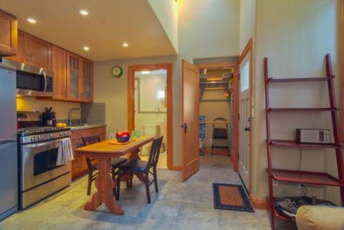 Домик площадью 45 квадратных метров, в котором есть всё для комфортной жизни. 06