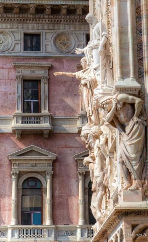 Милан - это модный аристократ, ставший городом - мечтой для эстетов, футбольных фанатов и любителей шоппинга. 05