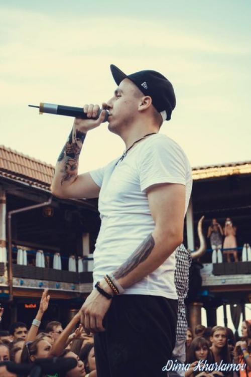 14\\25.   POV Mia.   - в смысле ты уезжаешь? 01