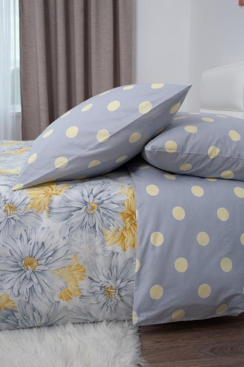 Для Нелли сшиты простынь на резинке и наволочки из компаньона поплина Маргарита. 03