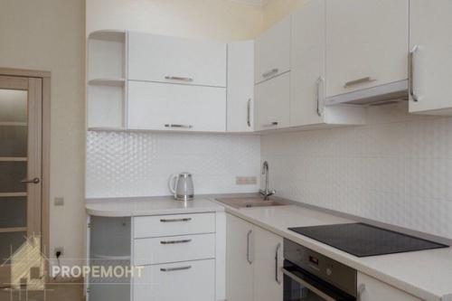 Эта шикарная светлая квартира понравится всем любителям спокойствия, уюта и нюдовых оттенков. 03