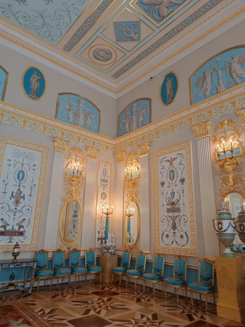 В конце декабря 2024 года в екатерининском дворце царского села открыли к посещению после многих лет реставрации зубовский флигель. 02