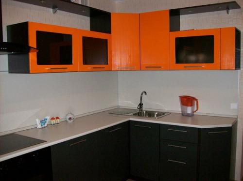 Угловые кухни - советы и дизайн кухонь на фото. 04