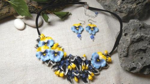 История игрушек.  Павловчанка сказочных героев из ваты и полимерной глины создает. 06