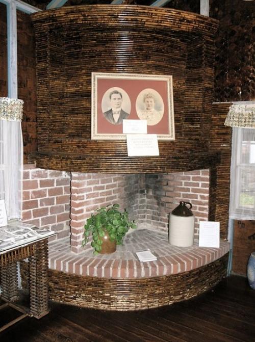 Бумажный дом построен в 1924 году элисом стимненом (Elis Stemnan), инженером - механиком, создавшим в свое время машину для производства скрепок. 05 Бумажный дом построен в 1924 году элисом стимненом (Elis Stemnan), инженером - механиком, создавшим в свое время машину для производства скрепок. 05