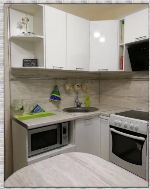 Небольшая кухня. Симпатичная. 01