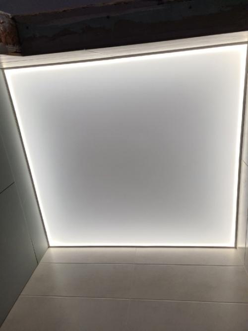 Жк Правый Берег. Световой потолок ( не полный засвет). 05