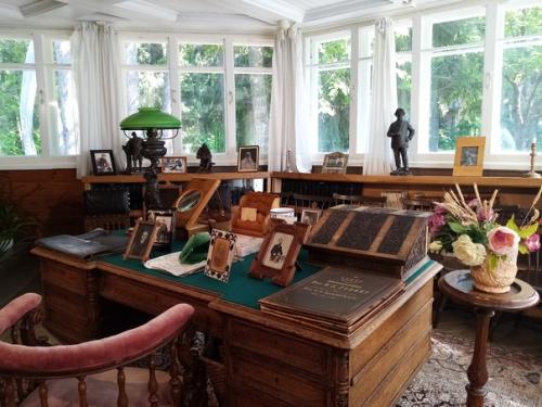 Музей - усадьба Пенаты - это волшебный телепорт из реальной жизни в эпоху творчества великого художника и. Е. Репина. 03