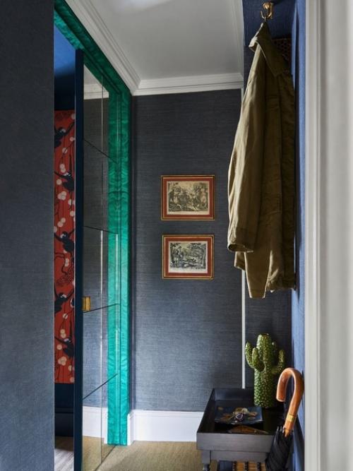 Небольшая квартира в кенсингтоне преобразилась из стандартного жилья в оригинальное пространство с элементами неожиданности. 08